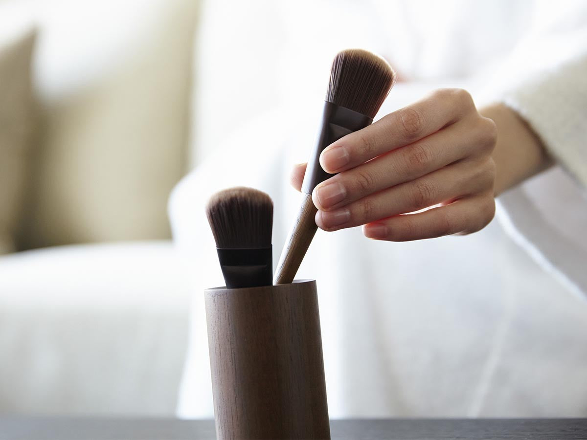 SUVE NADERU BRUSH