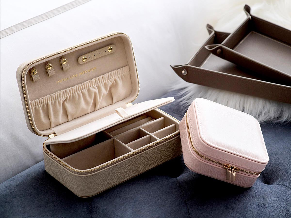 LEATHER JEWELRY CASE