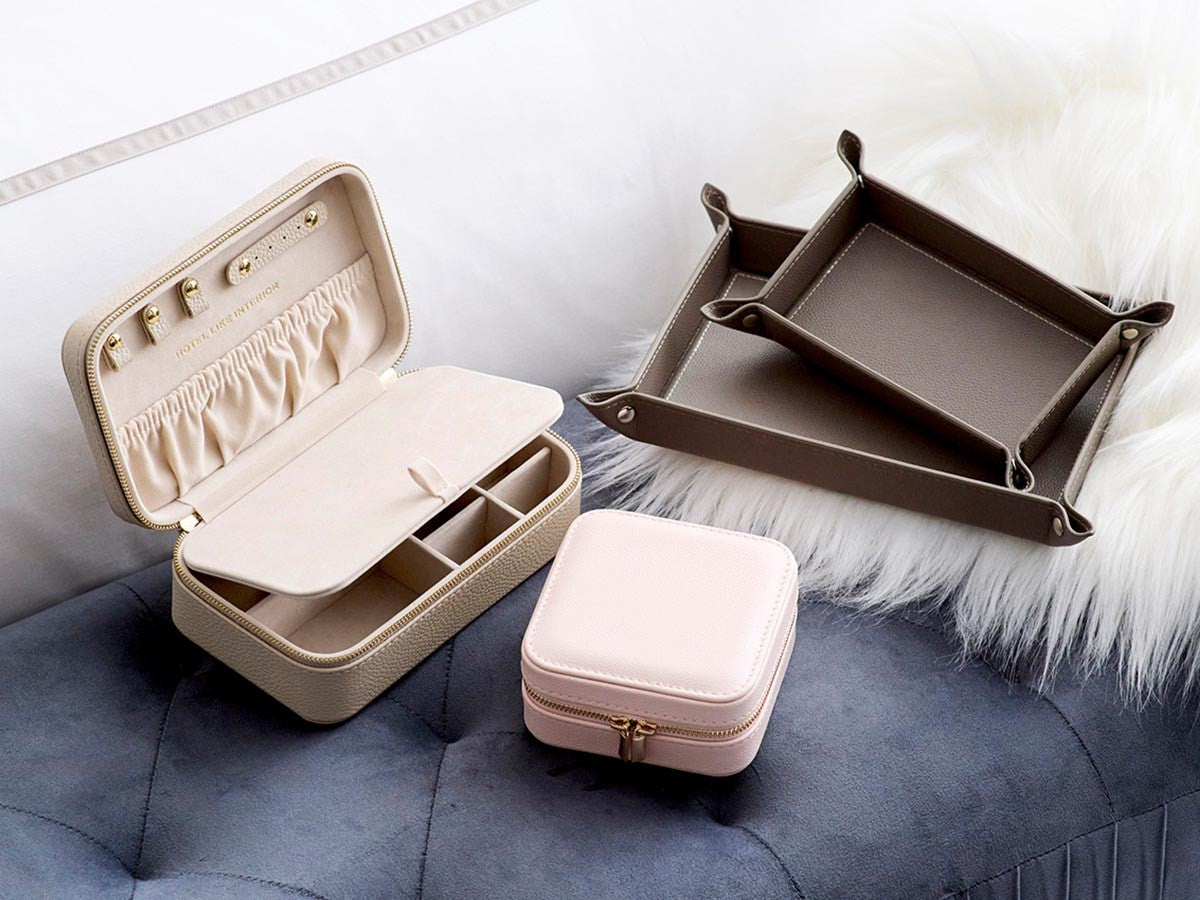 LEATHER TRAY SET